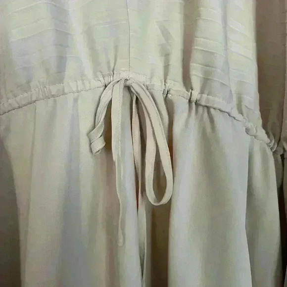 Boohoo Batwing Pleated Skater Dress (310) - Picture 8 of 10